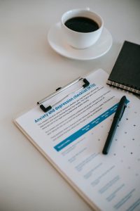 中医师承学员出师后三种执业路径分析｜体制内体制外自由执业的选择